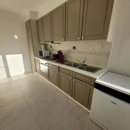 Ruim Dichtbij Zee Appartement *